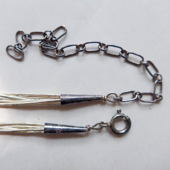 Silver multi-strand necklace with Gaspeite pendant - Picture 9 of 13